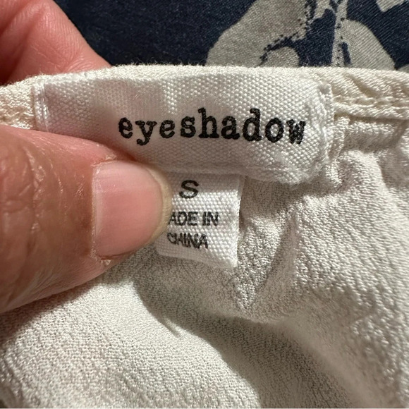 Eyeshadow women's size small spaghetti strap embroidered blouse size small - Picture 3 of 3